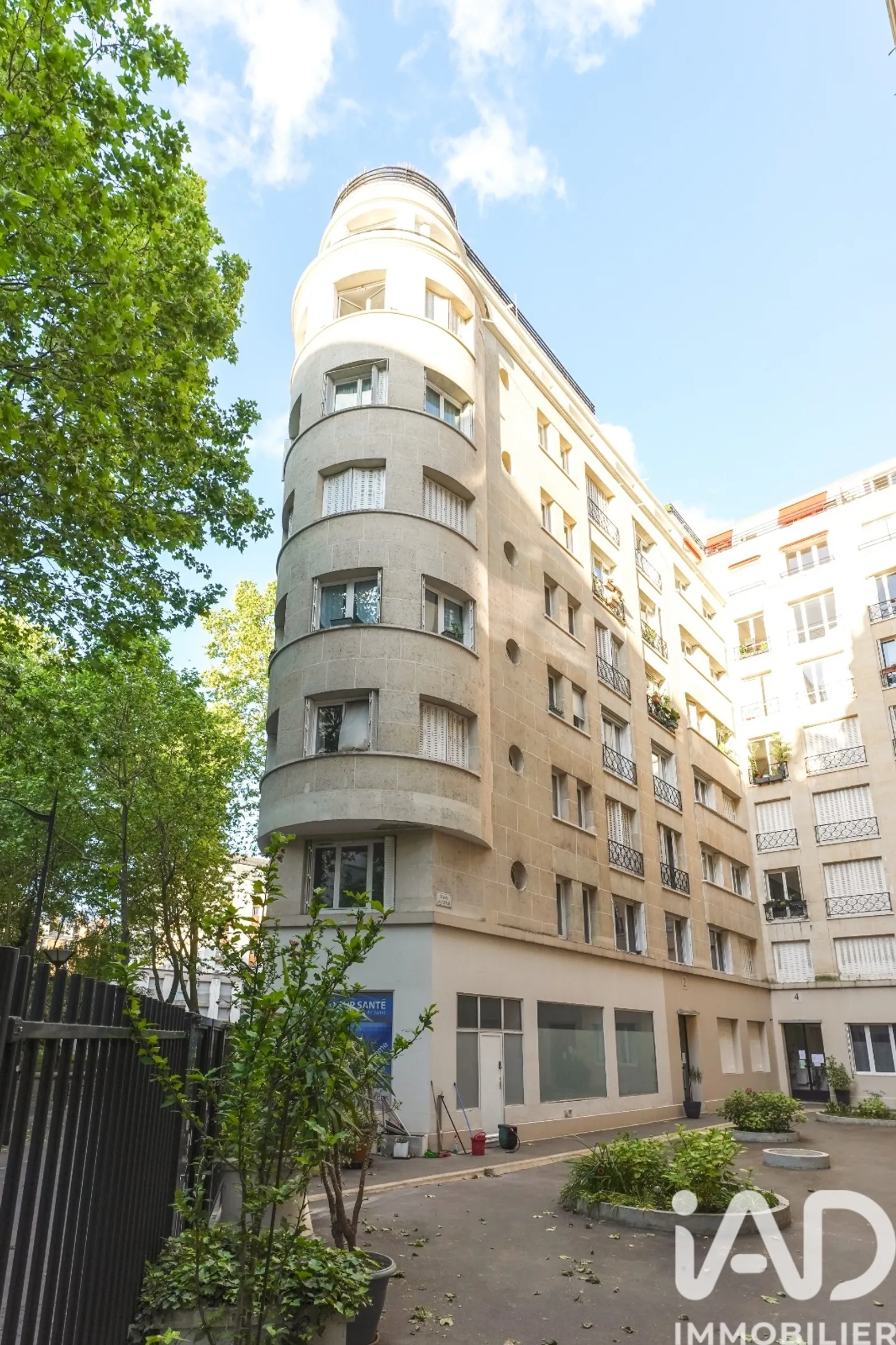 450 000 € Appartement à Paris (75010) Réf : 2049935 – Image 2